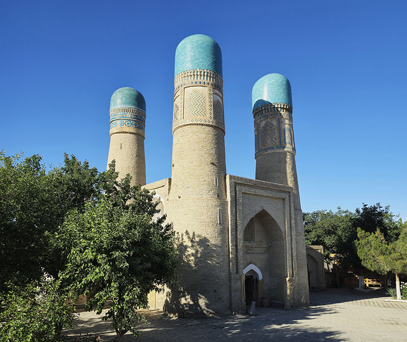 Madraza Chor Minor, una de las mejores cosas que ver en Bukhara