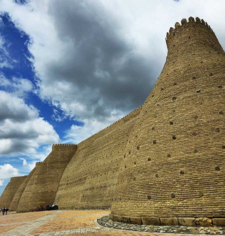 Muralla de Bukhara - Preparativos para viajar a Uzbekistán por libre