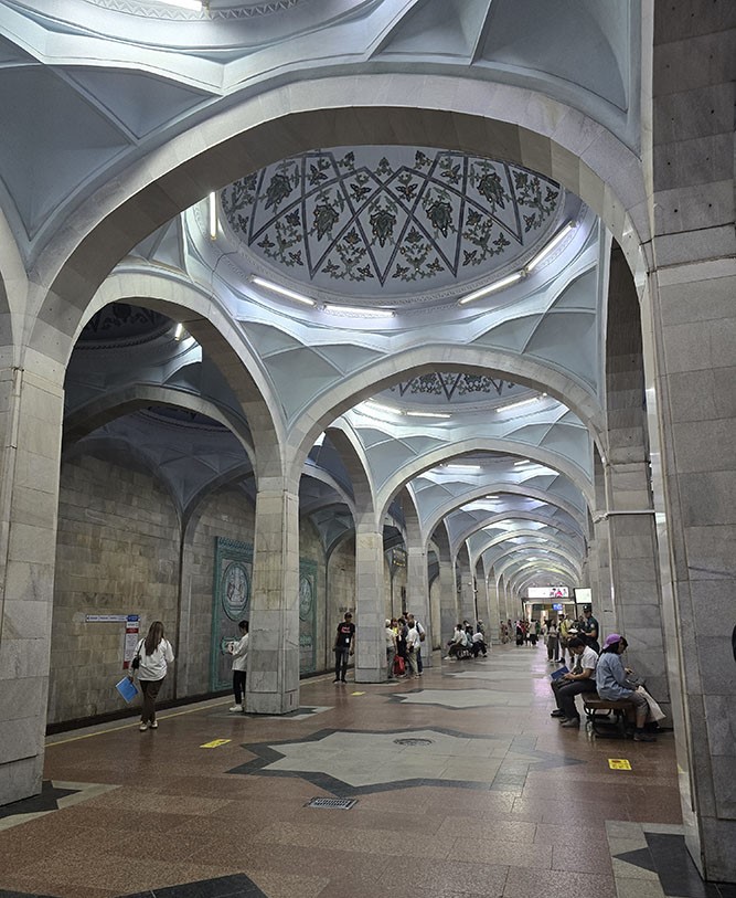 Alisher Navoi y sus impresionantes cúpulas, otra de las estaciones más bonitas de Tashkent
