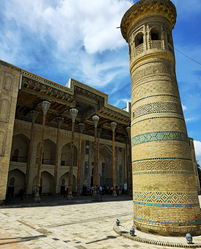 Mezquita Bolo Haouz. La más bonita que ver en Bukhara
