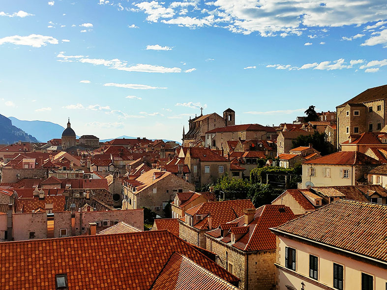 Qué ver en Dubrovnik: su precioso casco histórico desde las murallas de la ciudad