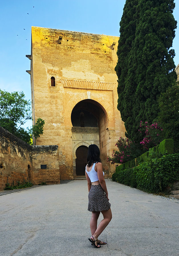 Frente a la Puerta de la Justicia - Cómo visitar la Alhambra