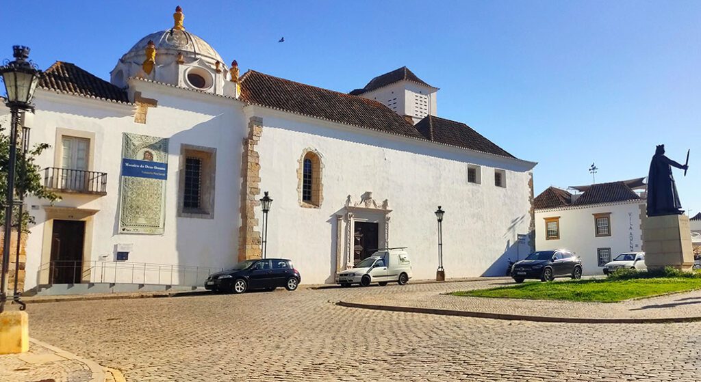 Qué ver y hacer en Faro: perderse por su centro histórico