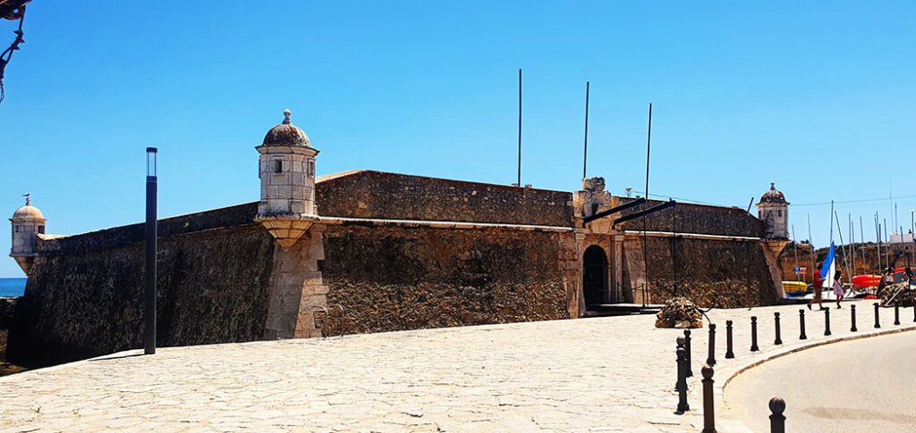 Qué ver en Lagos: Forte da Ponta da Bandeira