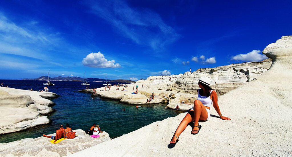 Las mejores playas de Milos: Playa de Sarakiniko