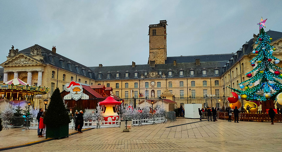 Plaza de la Liberación. La más importante que ver en Dijon