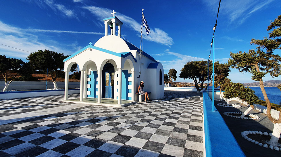 Qué ver y hacer en Milos: Iglesia de Pollonia
