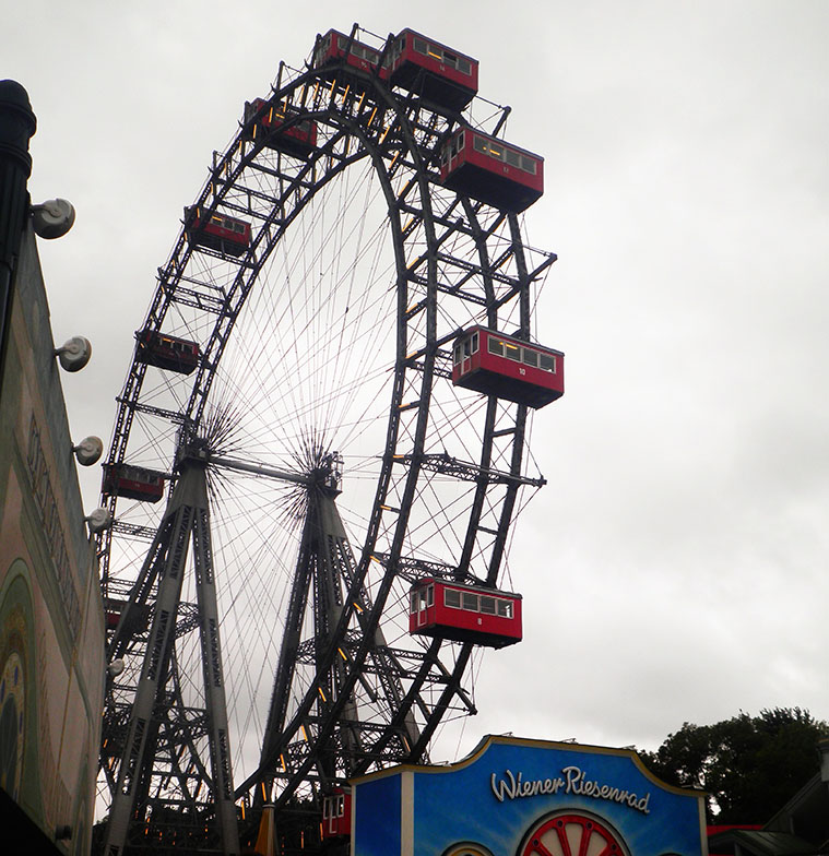 La noria del Prater, el parque de atracciones más antiguo que ver en Viena