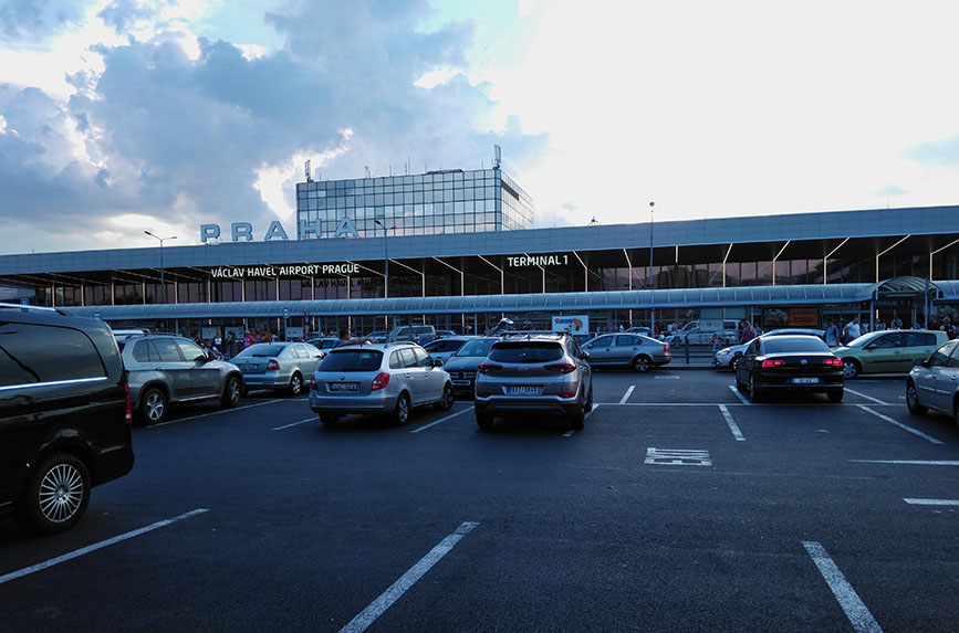 Cómo ir del aeropuerto de Praga al Centro - Terminal 1 del aeropuerto internacional
