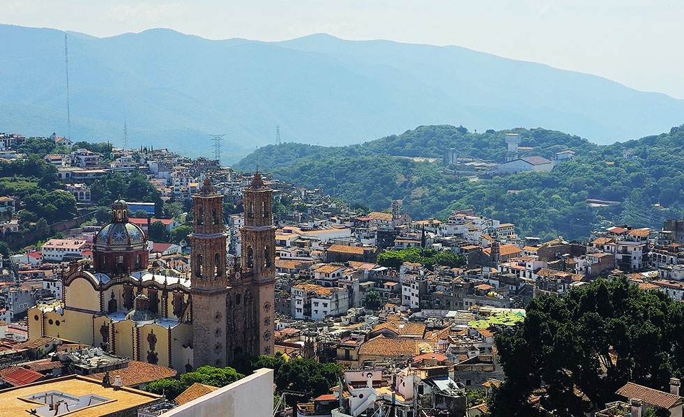 Qué ver en Taxco: Parroquia de Santa Prisca desde el Mirador de la Parroquia de Guadalupe