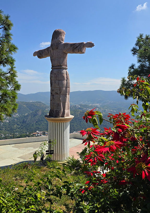 Mirador del Cristo, el mejor mirador que ver en Taxco y desde donde se observa con claridad como este cristo cuida de la ciudad.