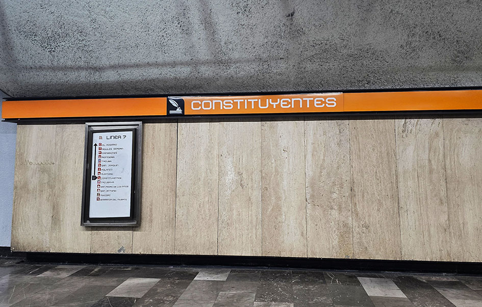 Estación de metro "constituyentes" - Cómo moverse por la Ciudad de México de manera segura