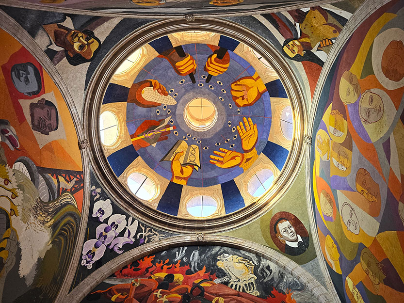 Mural dentro del Centro Cultural Clavijero. Una de las cosas que ver en Morelia imprescindibles