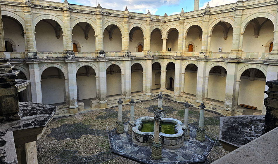 Patio interior del Museo de las Culturas, una de las cosas que ver en Oaxaca