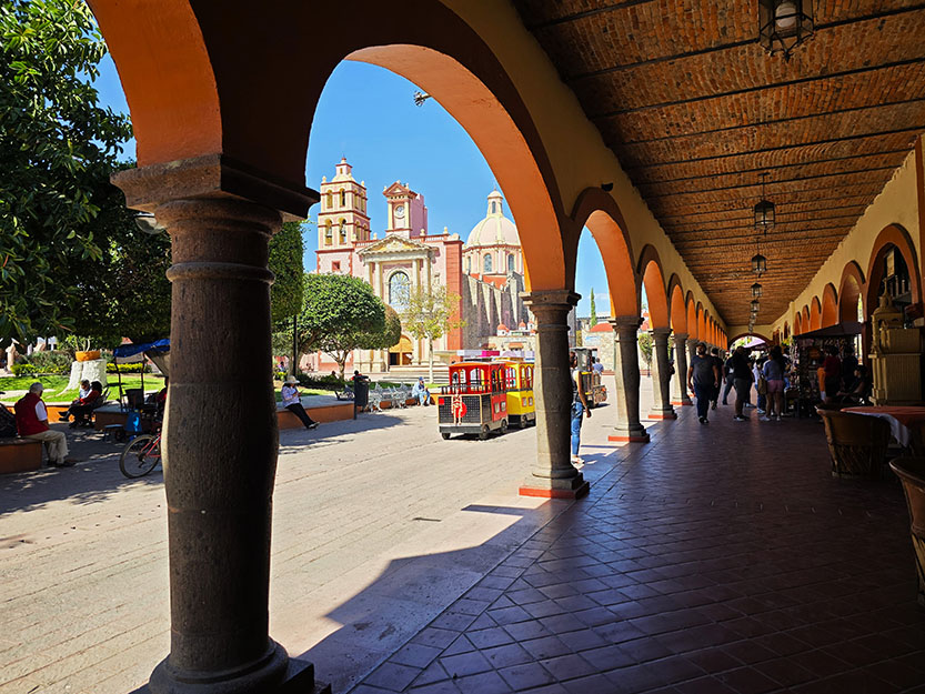 Qué ver en Tequisquiapan: los animados portales de la Plaza Miguel Hidalgo