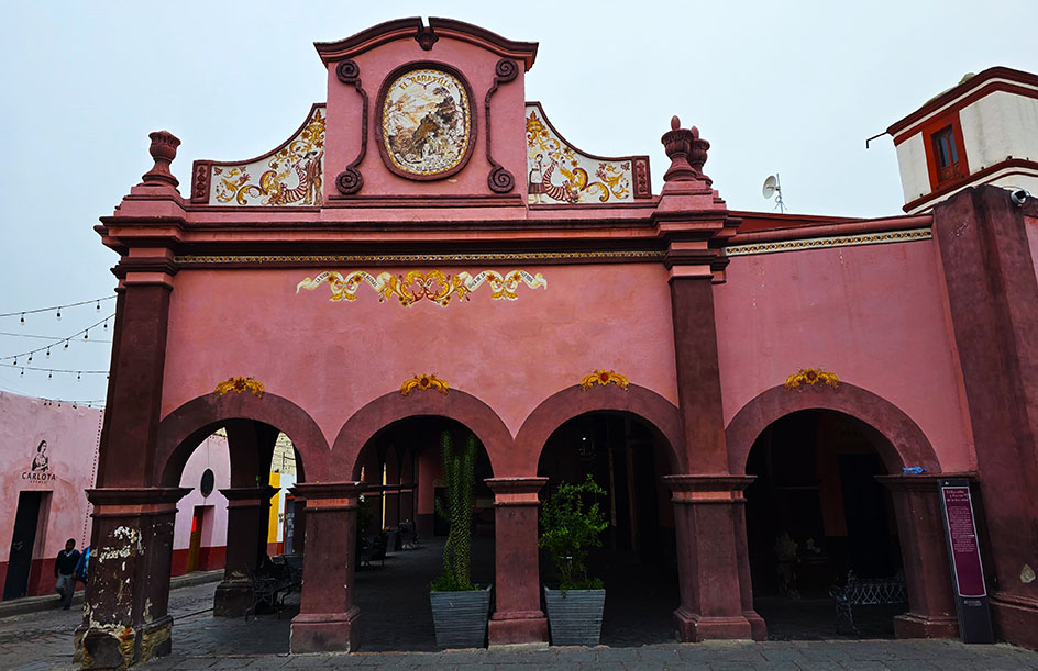 Portales del Pueblo Mágico, una de las cosas que ver en Bernal