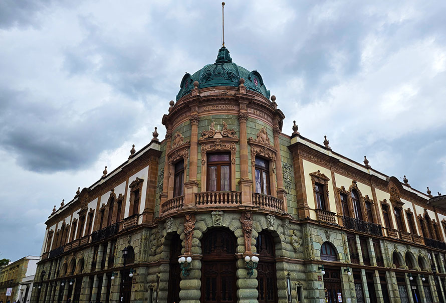 Teatro Macedonio Alcalá, uno de los edificios más bonitos de Oaxaca