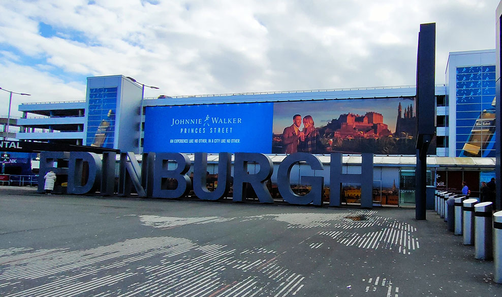 Cómo ir del aeropuerto de Edimburgo al centro - Letras de Edimburgo a la salida del aeropuerto de la ciudad.