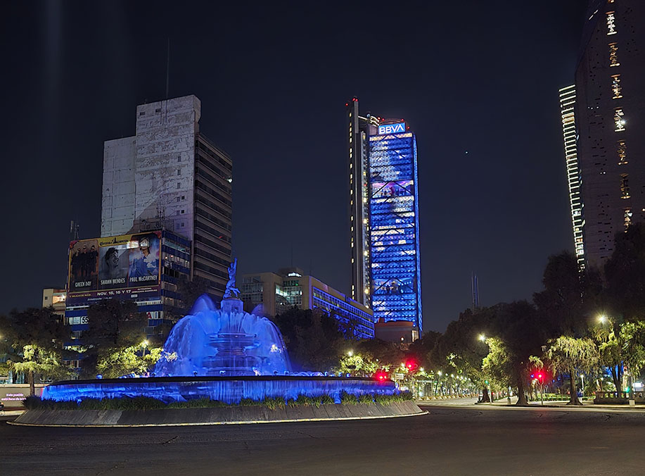Paseo de la Reforma de noche - mi viaje a México en 26 días