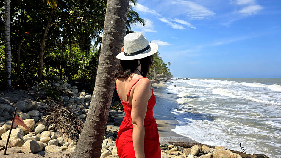 Disfrutando del mar de Palomino - ¿Es seguro viajar a Colombia? Mi experiencia