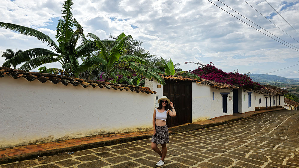 Viajando sola por Colombia - En una de las calles del bonito pueblo de Barichara