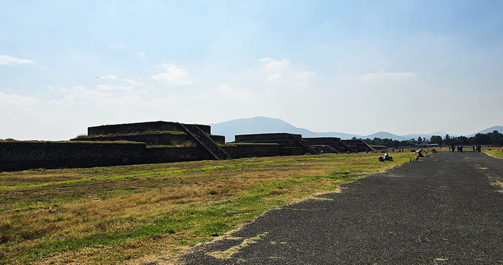 Calzada de los Muertos - Cómo visitar Teotihuacán desde Ciudad de México