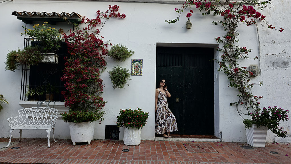 Disfrutando de la belleza de las calles de Mompox - Cómo moverse por Colombia de forma segura