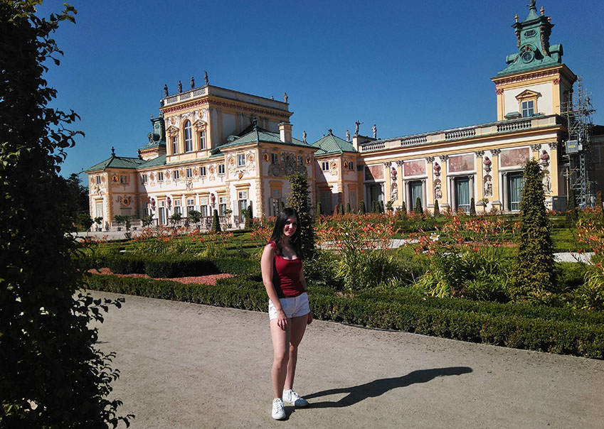 Frente al Palacio Wilanów, un imprescindible que ver en Varsovia en dos días