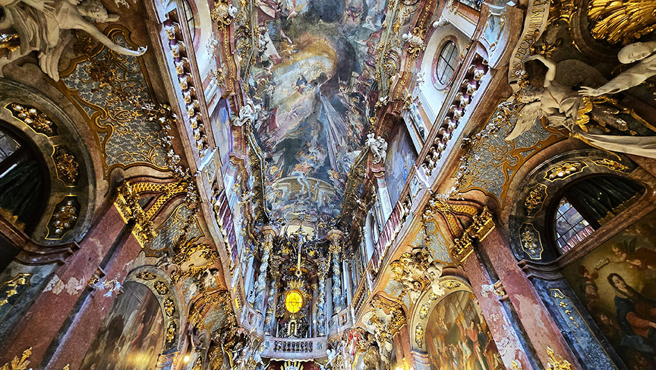Múnich en un día: El espectacular interior de Asamkirche