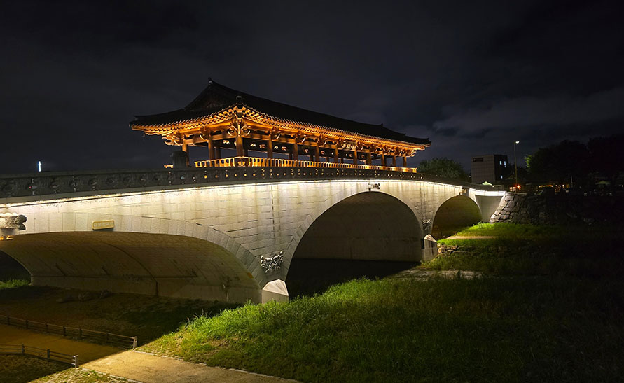 Qué ver en Jeonju - Puente Namcheongyo iluminado