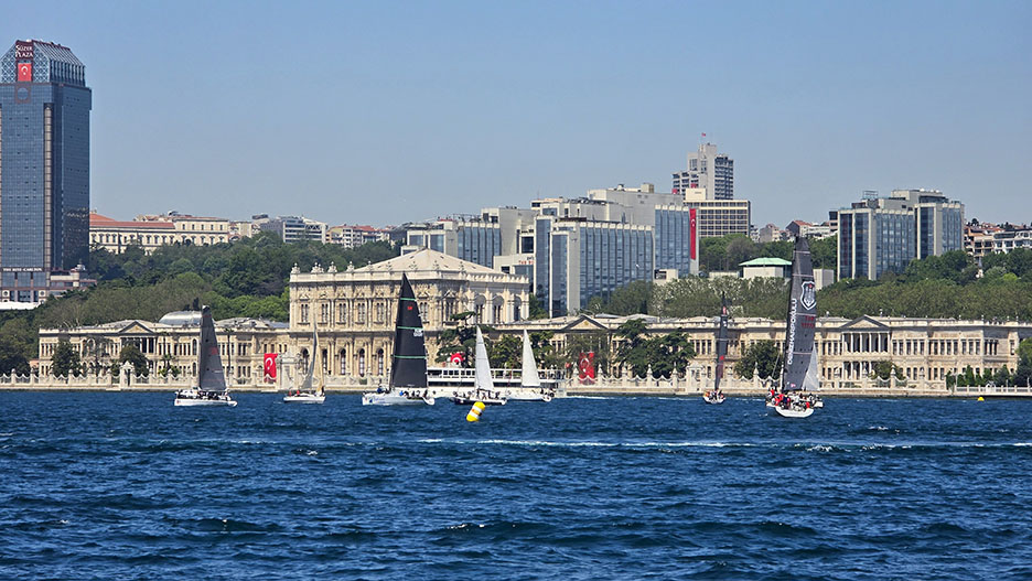 Vistas del Palacio Dolmabahçe desde el Bósforo - Qué ver en Estambul