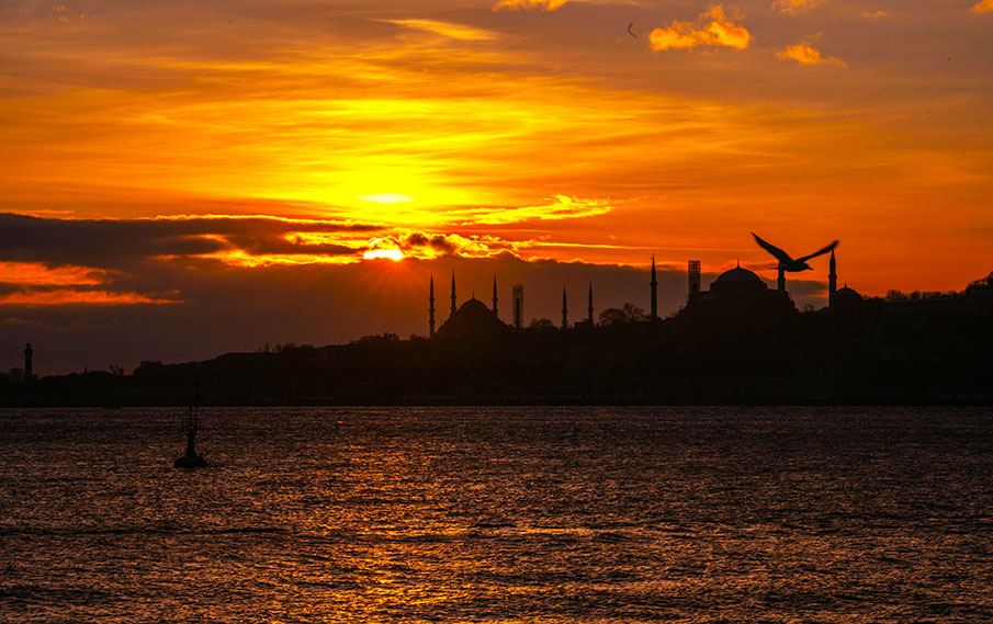 Silueta de Estambul al atardecer - Qué ver en Estambul (Turquía)