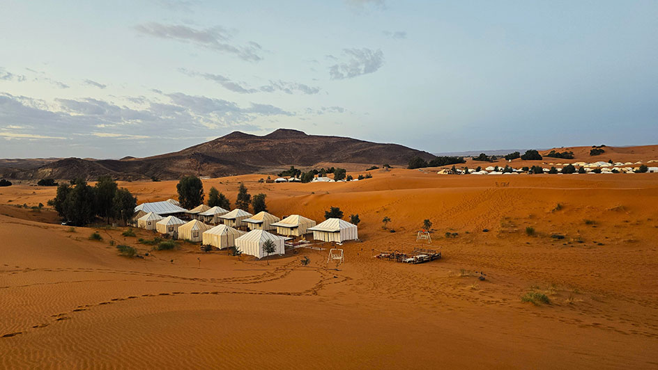 Campamentos entre las dunas del desierto - cómo visitar el Desierto de Merzouga (Erg Chebbi)