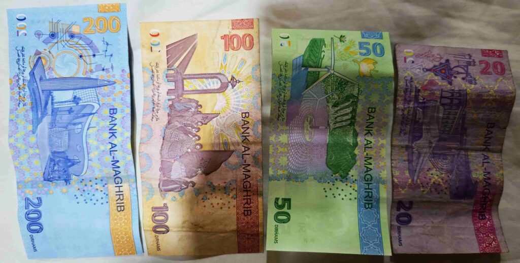 4 billetes de Dírham marroquí - Preparativos para viajar a Marruecos por libre