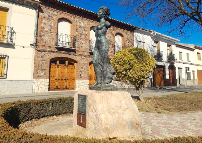 Monumento a Sara Montiel - Qué ver en Campo de Criptana