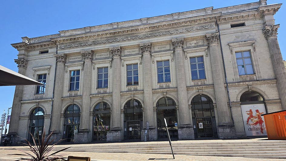 Teatro de estilo neoclásico - Qué ver en Saumur