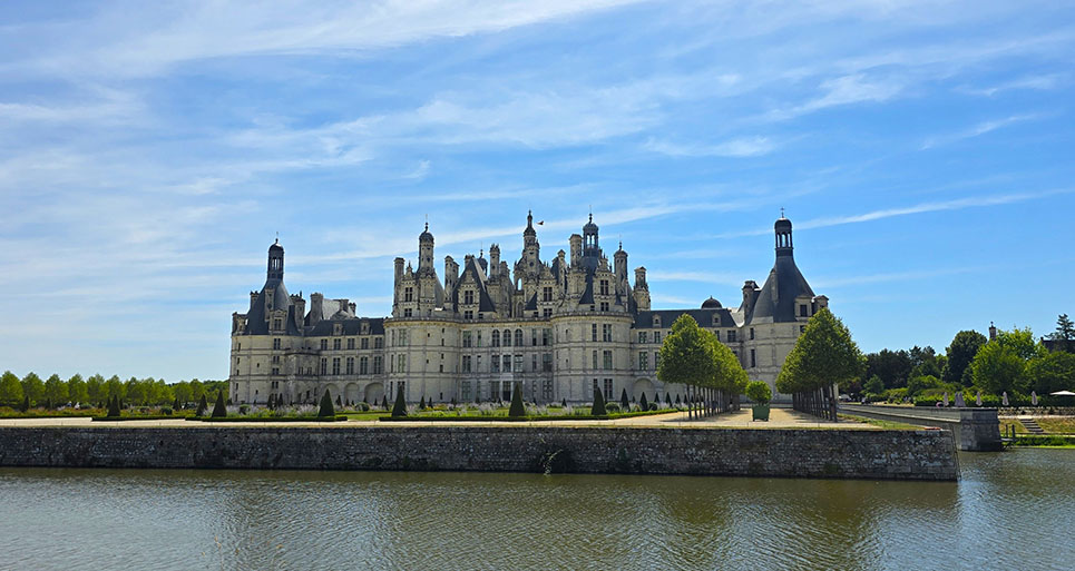 Vistas de Chambord desde el otro lado del río - Cómo visitar el Castillo de Chambord
