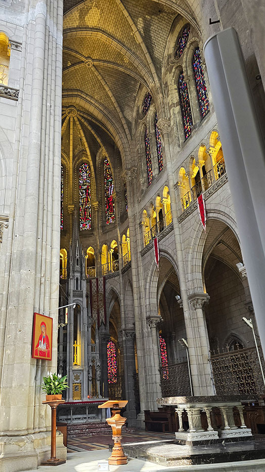 Altar Mayor de la Basílica de San Nicolás, una de las mejores cosas que ver en Nantes