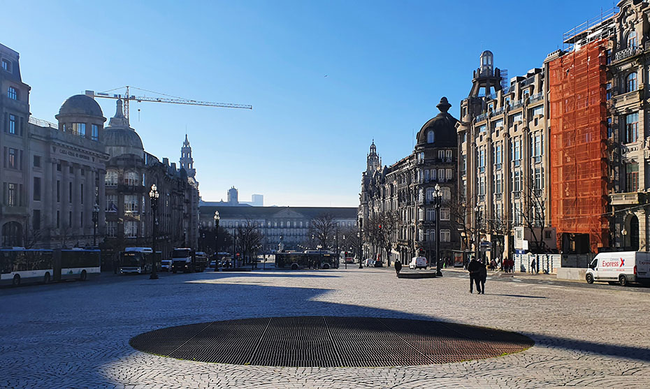 Avenida dos Aliados, la parada principal para ir del aeropuerto de Oporto al centro si llegáis de madrugada 