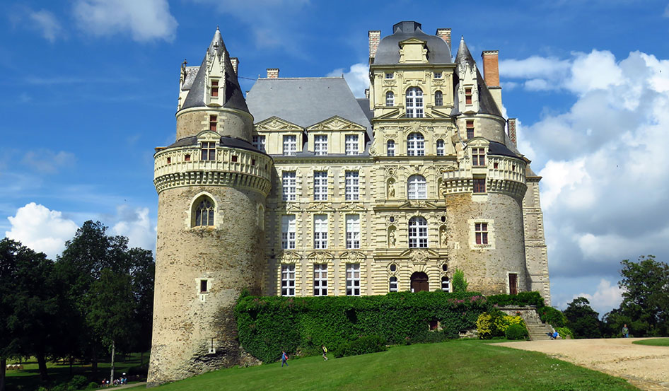 Castillo de Brissac, una de las mejores excursiones desde Angers