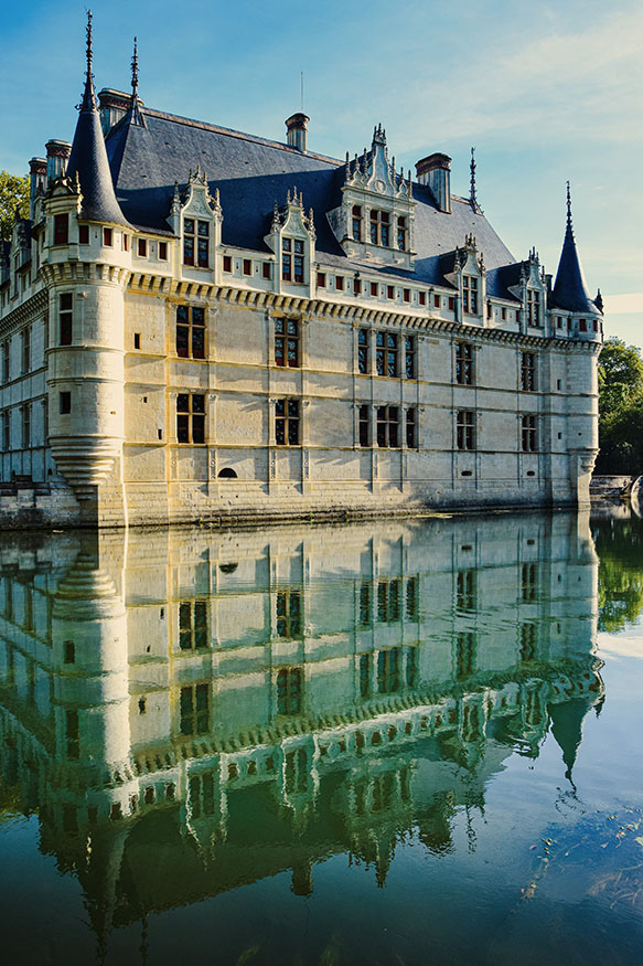 Castillo Azay-le-Rideau, uno de los castillos más bonitos durante cualquier ruta por el Valle del Loira