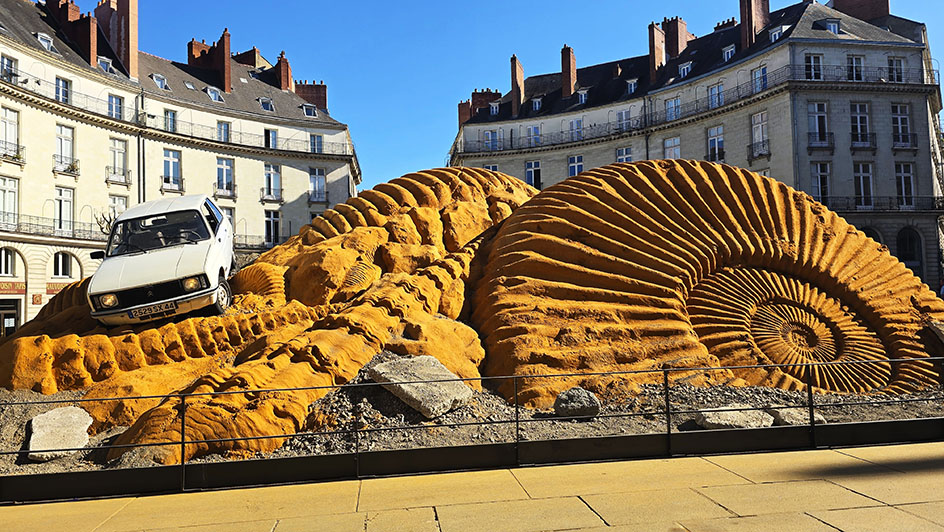 Obra de arte "Ópera Fosil" del festival veraniego Le Voyage à Nantes