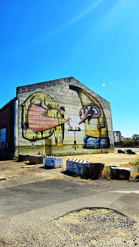 Mural de Plátanos en Hangar à Bananes