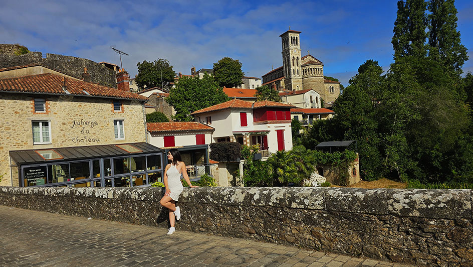 Vistas del centro histórico de Clisson desde el Puente de la Villa