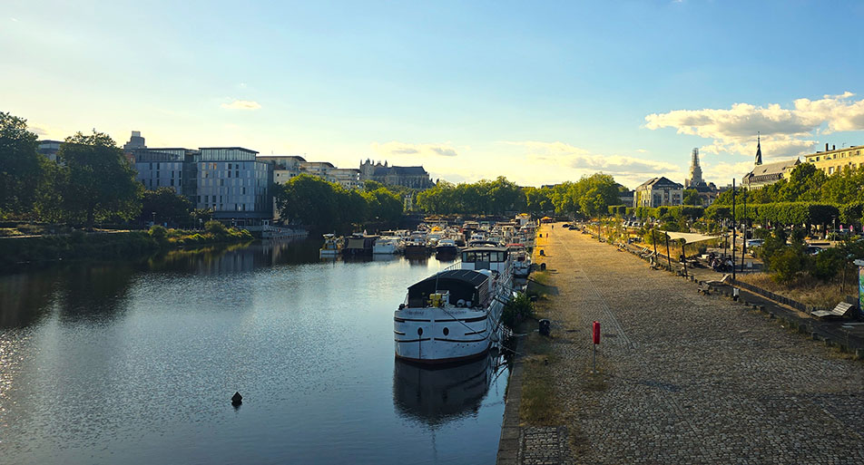 El río Loira atravesando la ciudad de Nantes