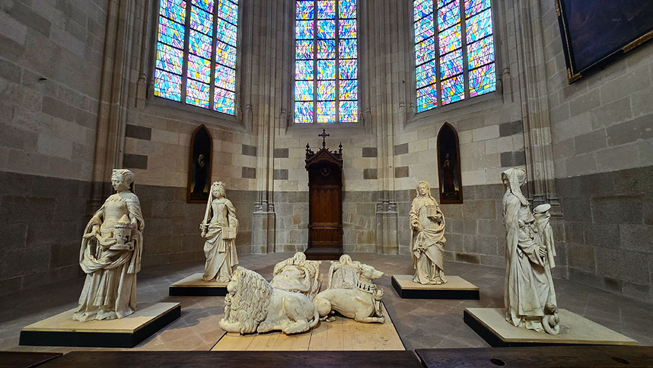 Qué ver en Nantes: Tumba de los Duques de Bretaña en el interior de la Catedral de Nantes